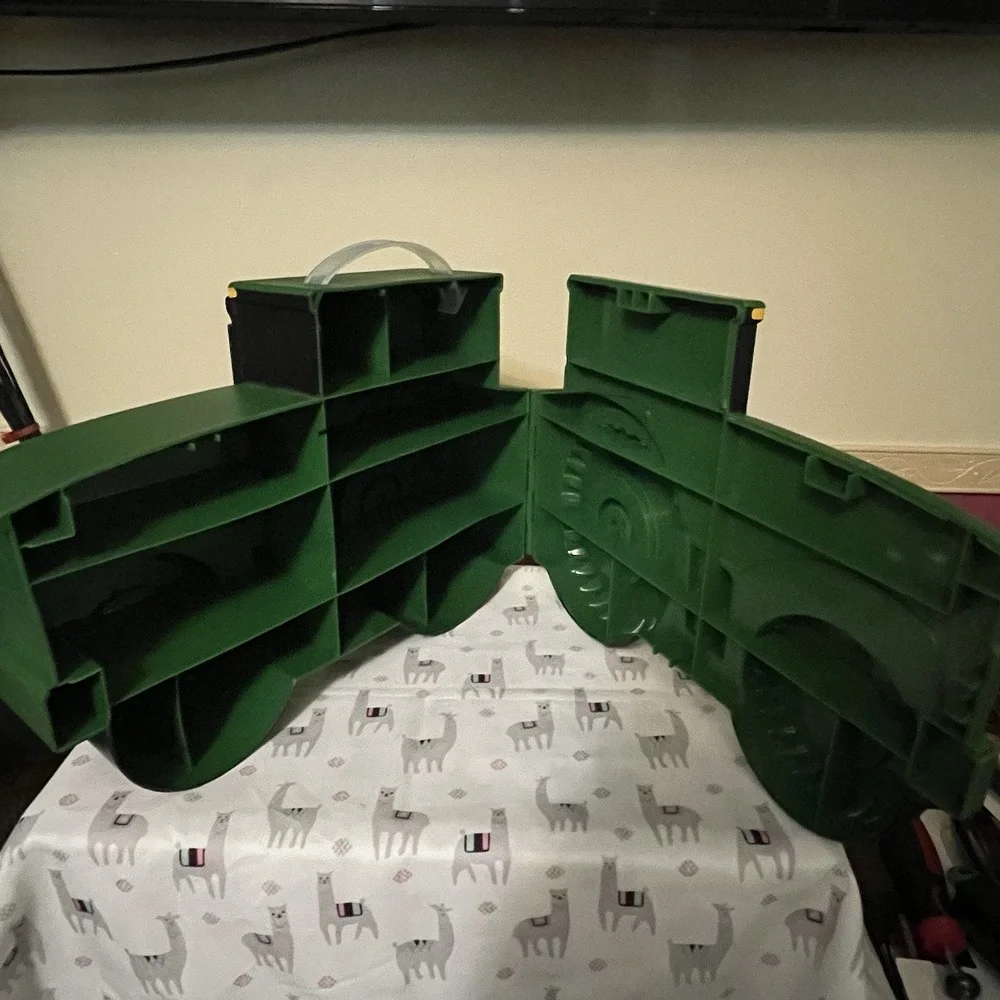 ERTL Tomy‎ John Deere Tractor You Carry Storage Carrying Case Green 13.5